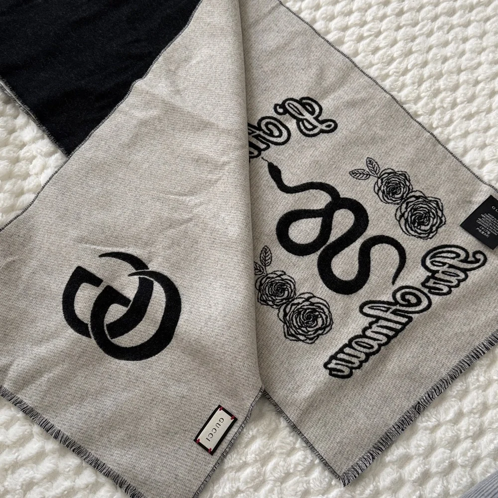 Gucci 100% Wool Running Snake Scarf-452388-Authentic-NWT